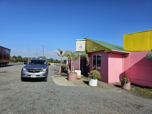Pink Pig Cafe - Maramarua
