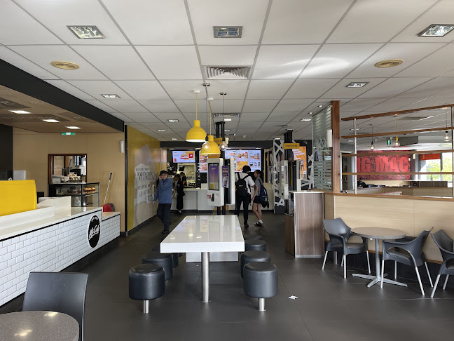 McDonald's Glenfield - Hospitality and gastronomy