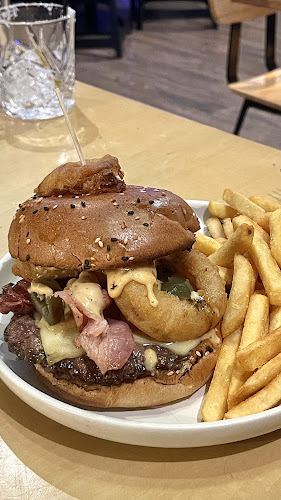 Albert's Post Bar and Eatery - Auckland