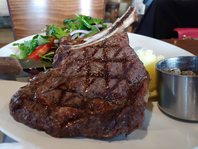 Applejack's Bar & Eatery - Hospitality and gastronomy