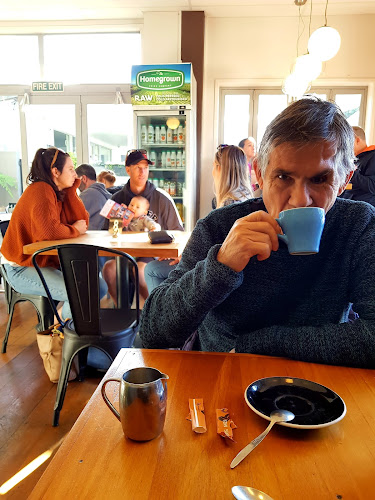 Comentarii opinii despre Miss Brown's Cafe