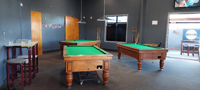 Bucks Sports Bar & Grill Phone number