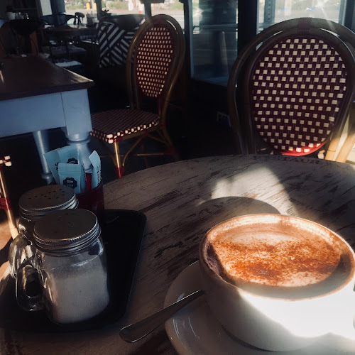 Comentarii opinii despre Ed Hopper Cafe