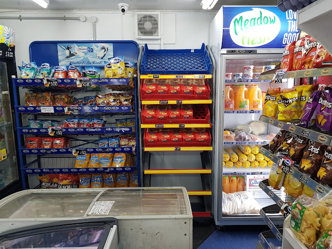 Round tree Dairy and Takeaway - Hospitality and gastronomy