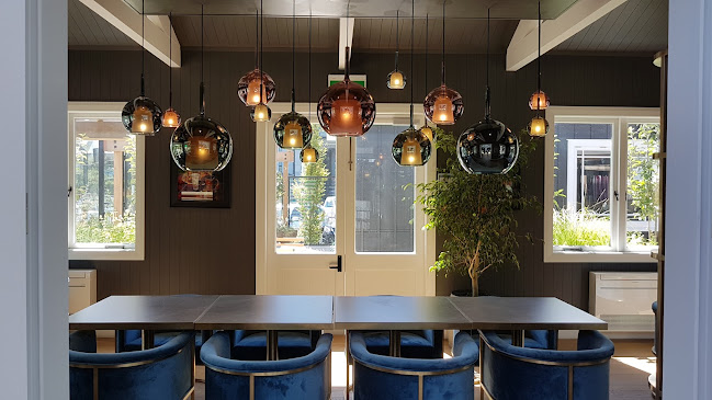 Cnr The Boulevard and Smales Farm Ave, Takapuna, Auckland 0622, New Zealand