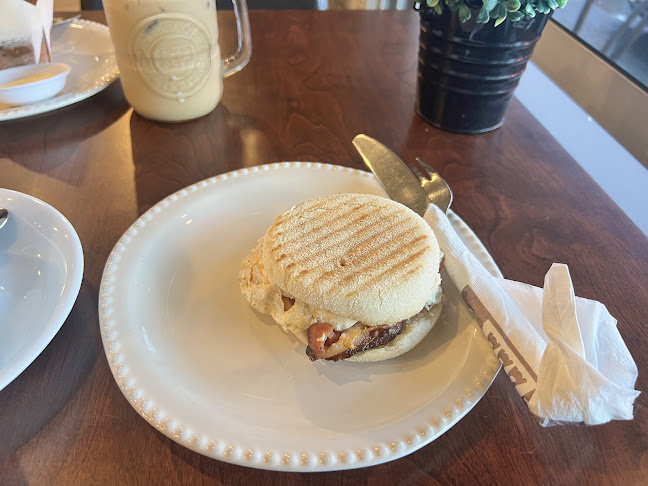 Cloud 777 Cafe Phone number