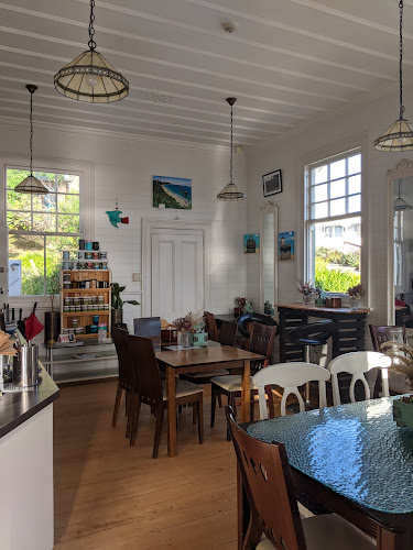 Little Kitchen Cafe - Hospitality and gastronomy