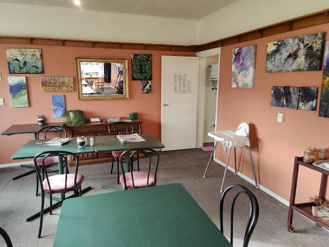 Coach Cafe Raetihi - Hospitality and gastronomy