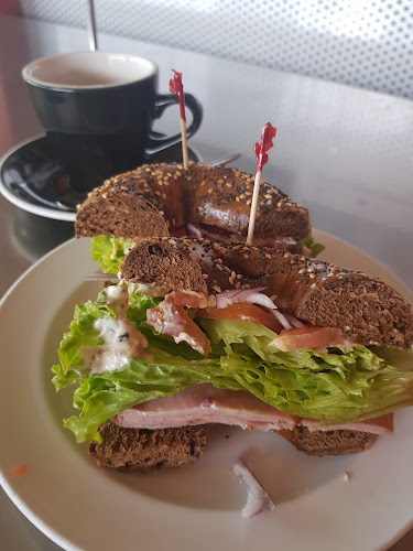 Wholly Bagels & Pizza Thorndon - Hospitality and gastronomy