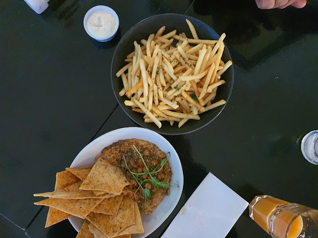 Comentarii opinii despre Empire Tavern