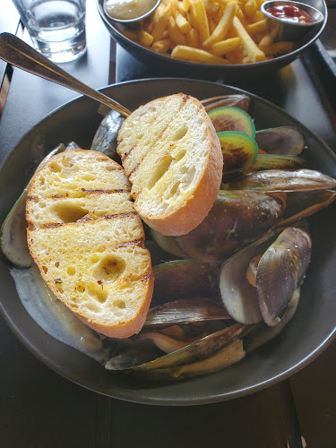 The Lookout Bar and Kitchen - Hamilton