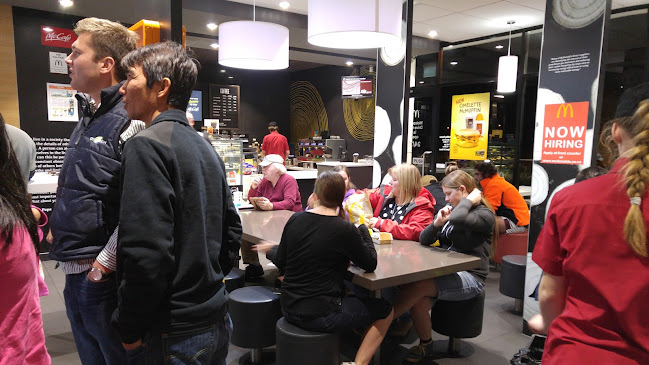 Comentarii opinii despre McDonald's Rolleston