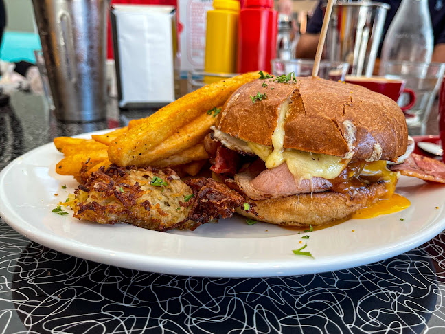 VEight Cafe, Restaurant & Bar - Kaikōura