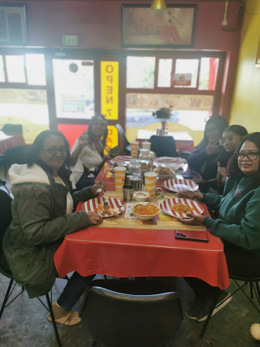 Lucky Star Indian Takeaway - Hospitality and gastronomy