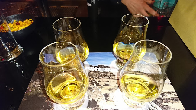 Comentarii opinii despre The Whiskey Bar