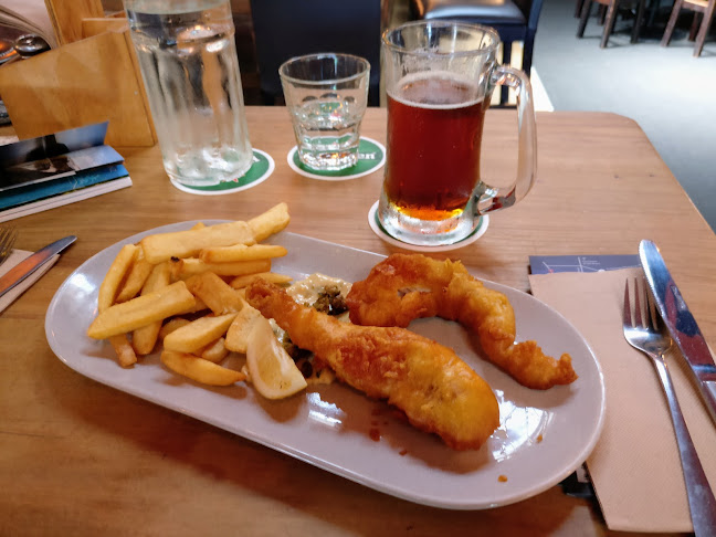 Redoubt Bar & Eatery - Hospitality and gastronomy