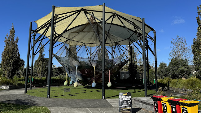 Comentarii opinii despre The Grounds at Whoa! Studios