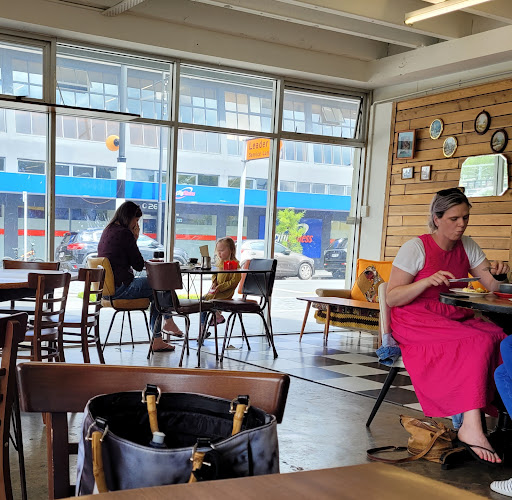 Cake & Kitchen - Hospitality and gastronomy