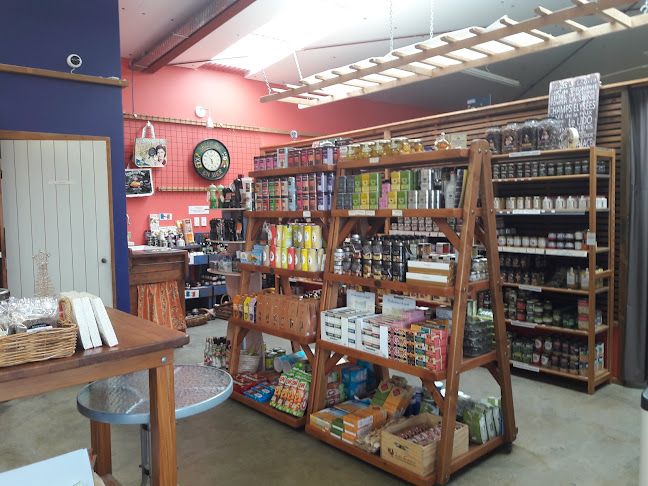 Reviews of La Cave - Your European shop in Hamilton - Hospitality and gastronomy