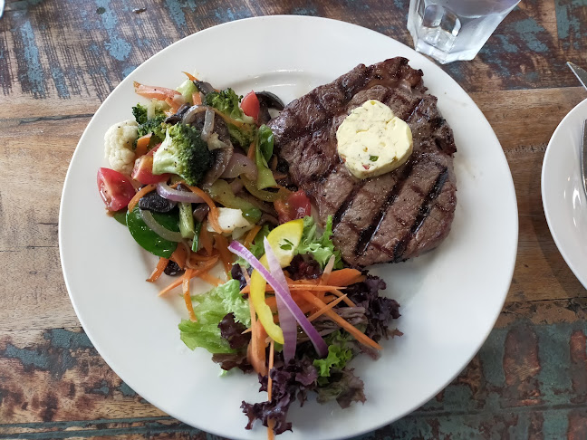 Devine Cafe and Restaurant - Hastings