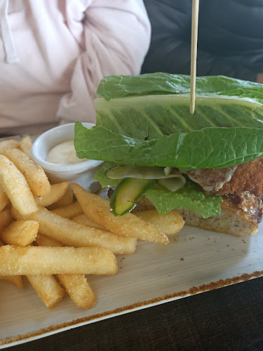 The Jolly Pub & Kitchen Kapiti - Paraparaumu Beach