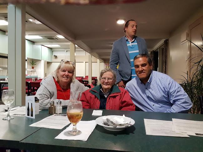 Comments and reviews of Bottle-O Redwood & The Redwood Tavern