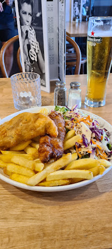 Comentarii opinii despre The Zookeeper's Son