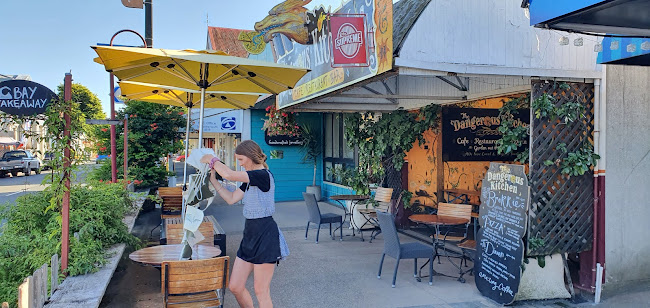 The Dangerous Kitchen - Hospitality and gastronomy