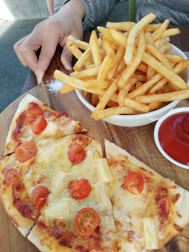 Dux Dine Phone number