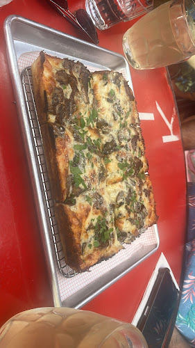 Comentarii opinii despre Avenue Squared @ Rita's