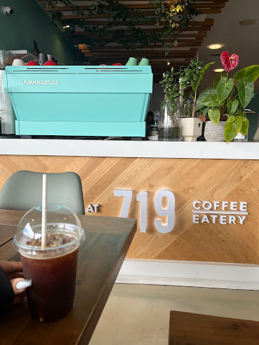 Reviews of At 719 in Auckland - Hospitality and gastronomy