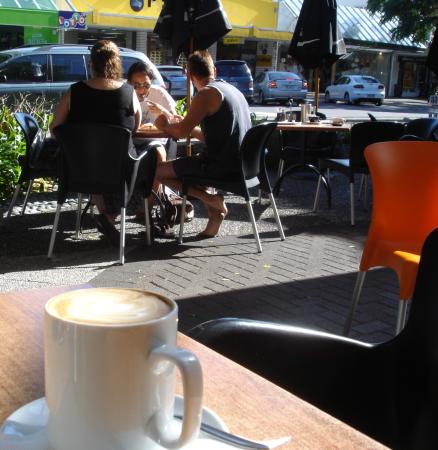 Comments and reviews of Poppys Cafe