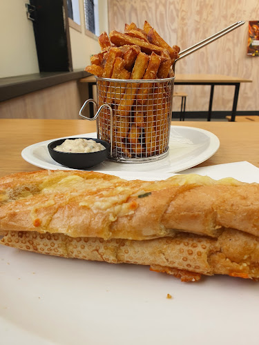 Opinii despre Naenae Hotel în Lower Hutt - Hospitality and gastronomy