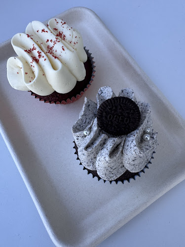 THE THREE WORDS | Cakes & Flowers - Hospitality and gastronomy