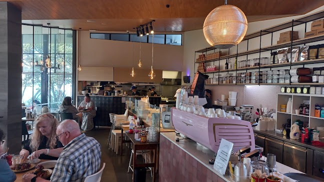 100 Colonial Road, Chatswood, Auckland 0626, New Zealand