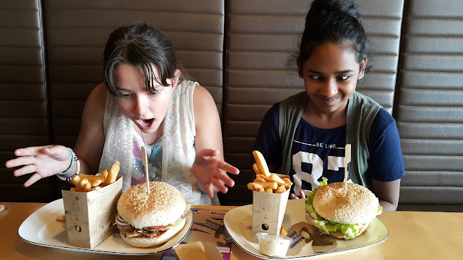 BurgerFuel Henderson - Hospitality and gastronomy