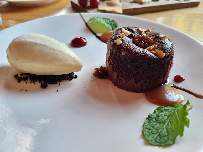 Comentarii opinii despre Chim Choo Ree