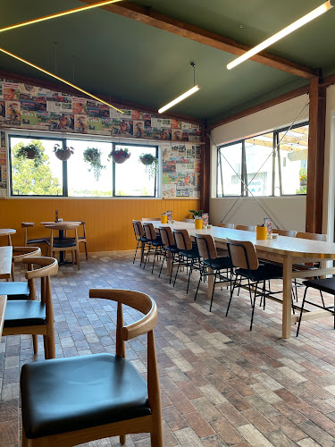 Comentarii opinii despre Bird On A Wire - Hamilton East