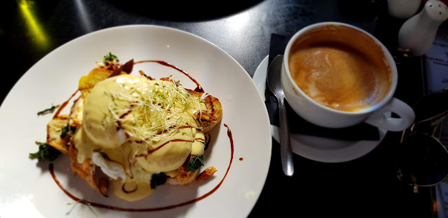 Comentarii opinii despre Ed Street