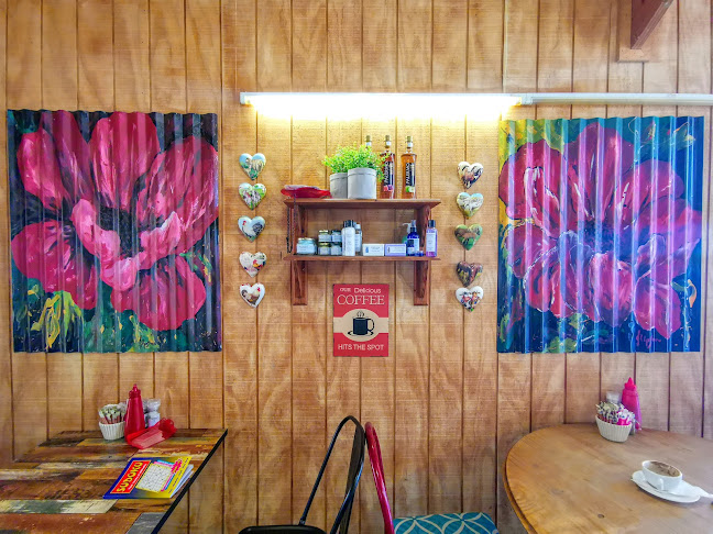 Comentarii opinii despre Poppys Cafe