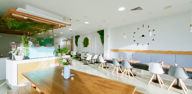 Comments and reviews of At 719