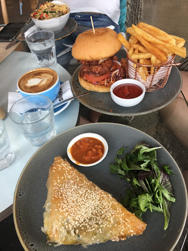 Comentarii opinii despre Sierra Coffee Beachlands