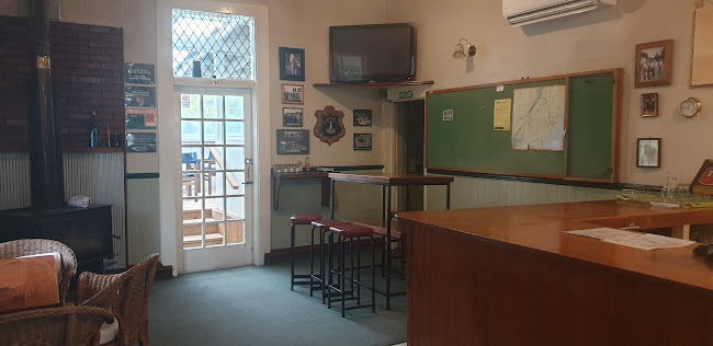 Wimbledon Tavern Phone number