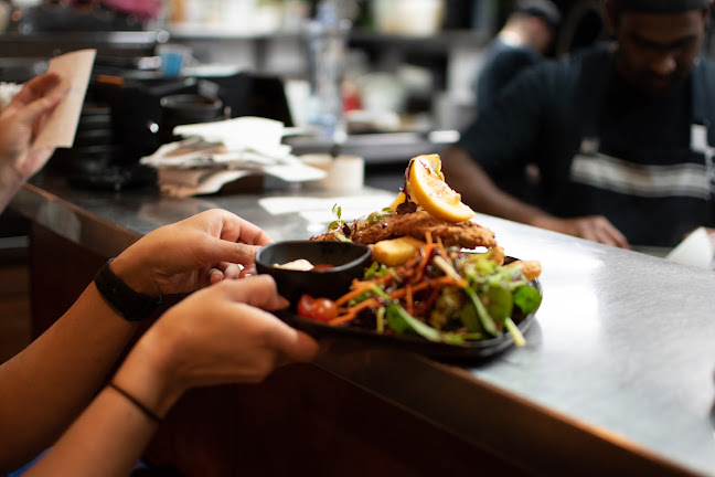 Opinii despre The Olive Kitchen and Bar, Titirangi în Auckland - Hospitality and gastronomy