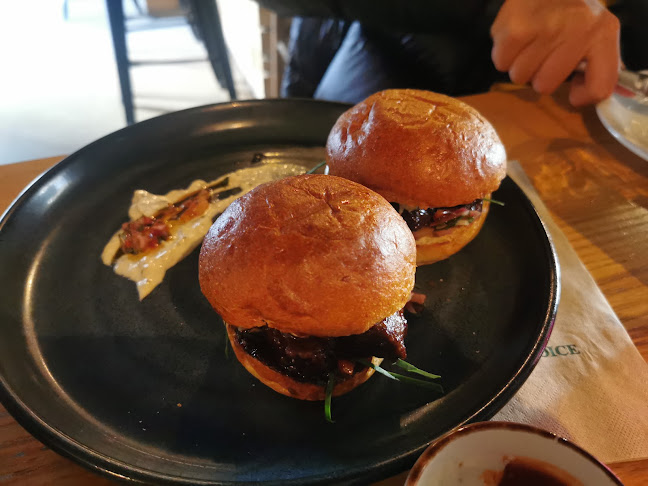 Slow Cuts - Hospitality and gastronomy