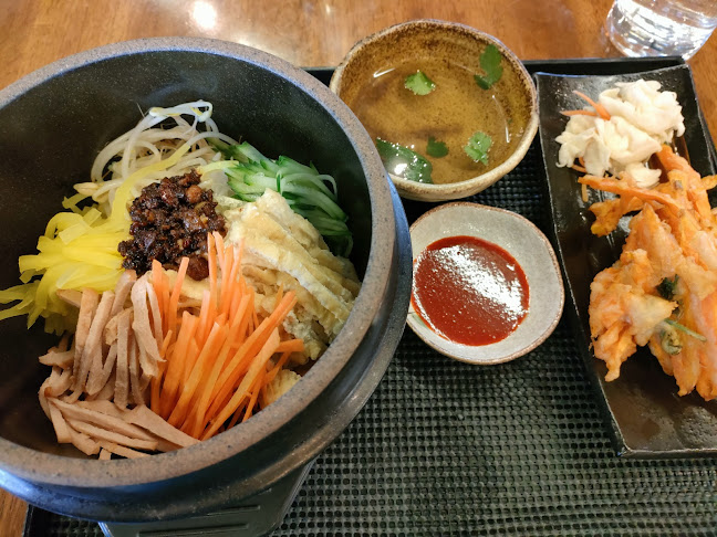 Water Drop Vegetarian Cafe - Hospitality and gastronomy