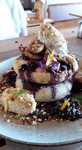 The Lincoln Pantry - Lincoln