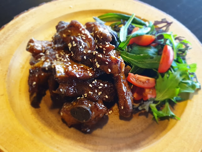 EAT THAI RESTAURANT - Hospitality and gastronomy