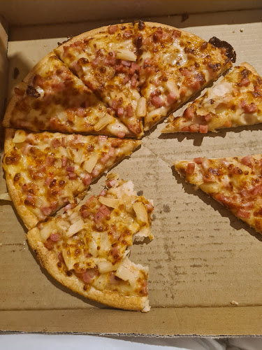 Poppas Pizza - Hospitality and gastronomy