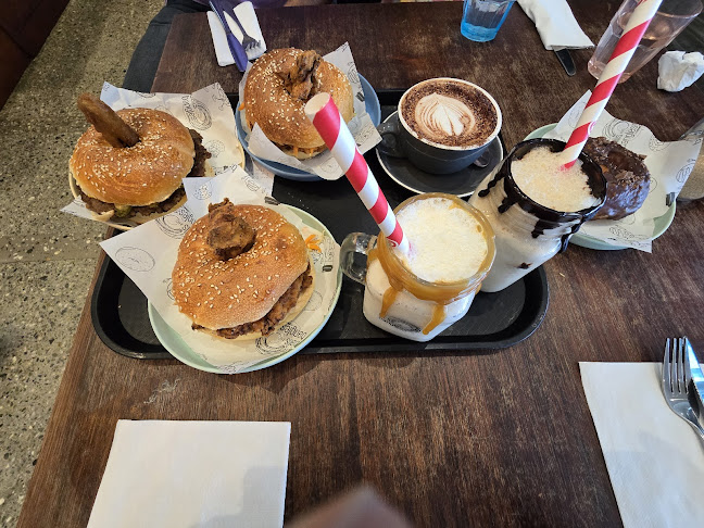 Comentarii opinii despre Balls and Bangles